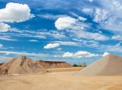 Areia e cascalho