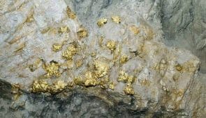 Fase aurífera y métodos analíticos que deben dominarse en el beneficio del oro