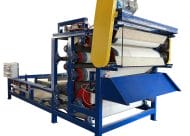 Machine à filtrer sous pression à bande